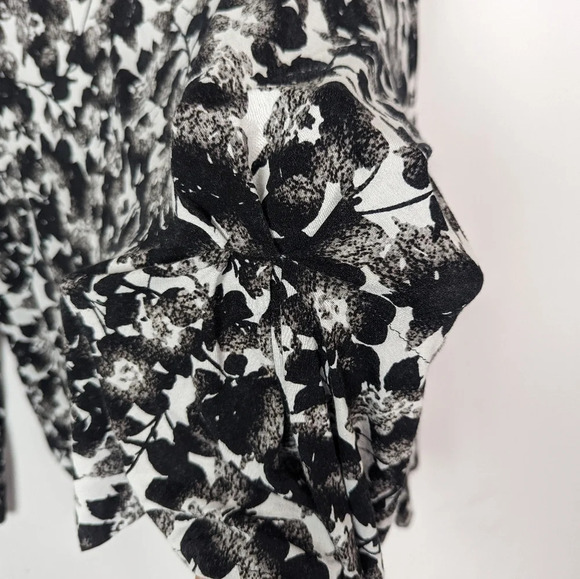 J.Jill Wearever Sz XL Floral Bell Long Sleeves Top Gathered Side Classic Stretch - Picture 6 of 9